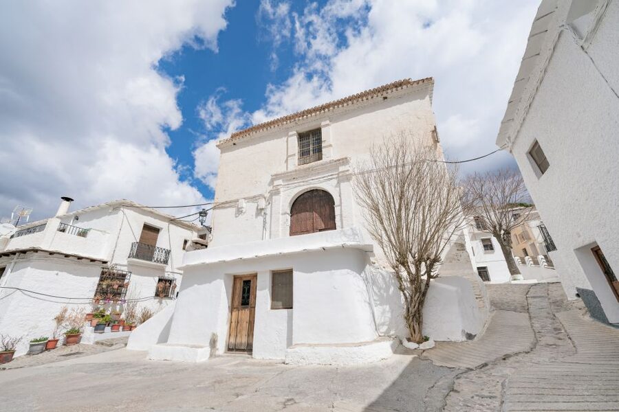 From Granada: Alpujarra Villages Guided Day Tour - Fuente Agria and the walk to Chorrerón