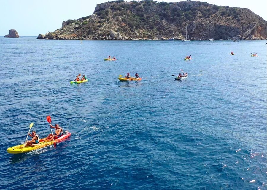 From L'Estartit: Sea Kayaking Tour to the Medes Islands - Who should book this Medes Islands outing?