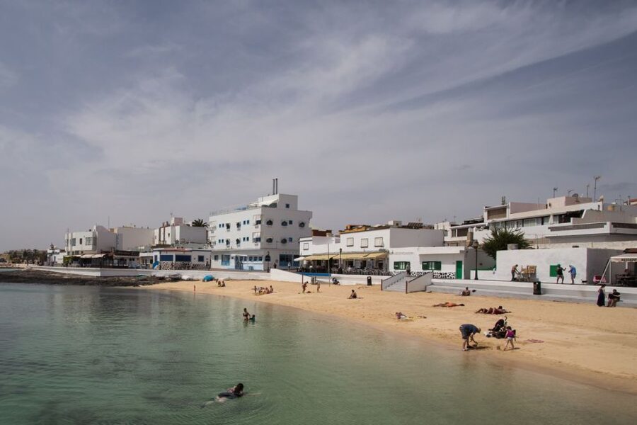 From Lanzarote: Day Trip to Fuerteventura and Corralejo - Should you book it?