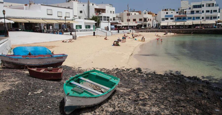 From Lanzarote: Day Trip to Fuerteventura and Corralejo - El Cotillo: a better lunch stop by the sea