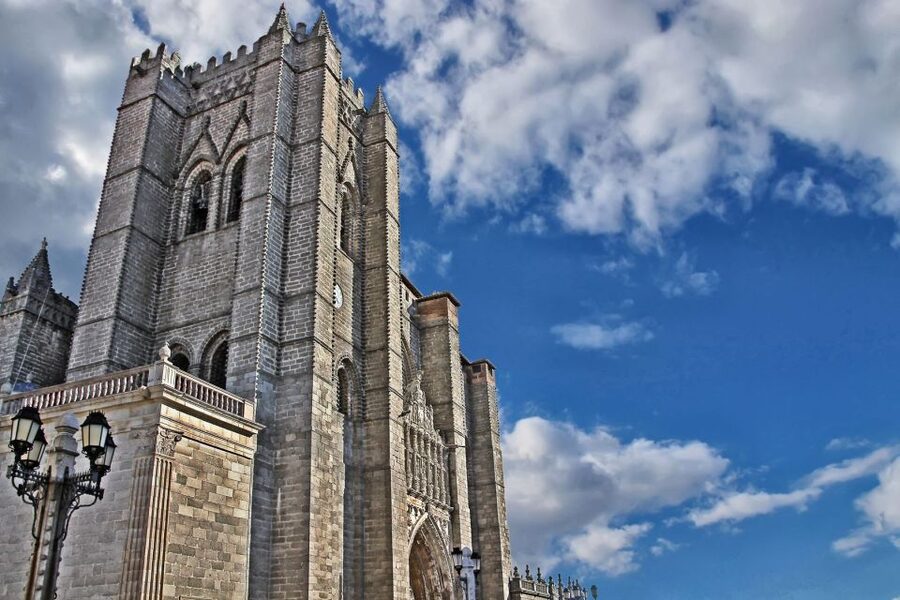 From Madrid: Day Trip to Ávila and Salamanca w/ Guided Tour - Key points to know before booking