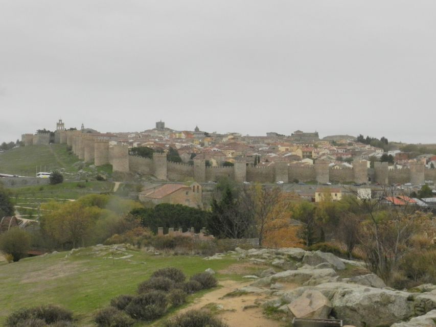 From Madrid: Day Trip to Ávila and Salamanca w/ Guided Tour - The road to Ávila