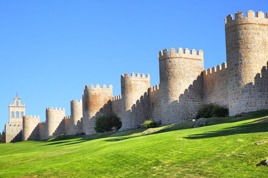 From Madrid: Day Trip to Ávila and Salamanca w/ Guided Tour - Guided tours in two languages