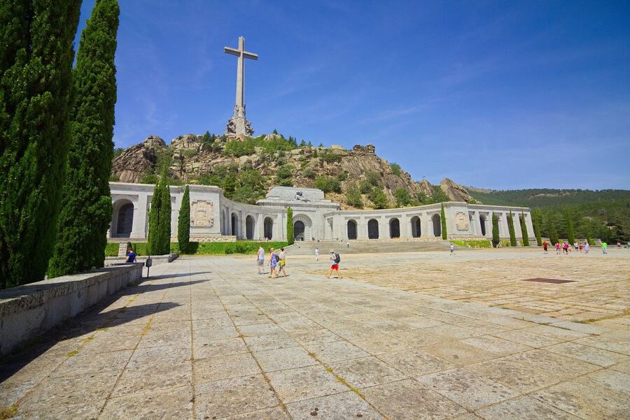 From Madrid: El Escorial and Valley's Basilica Half Day Tour - Inside the cloister, palace, and royal tombs