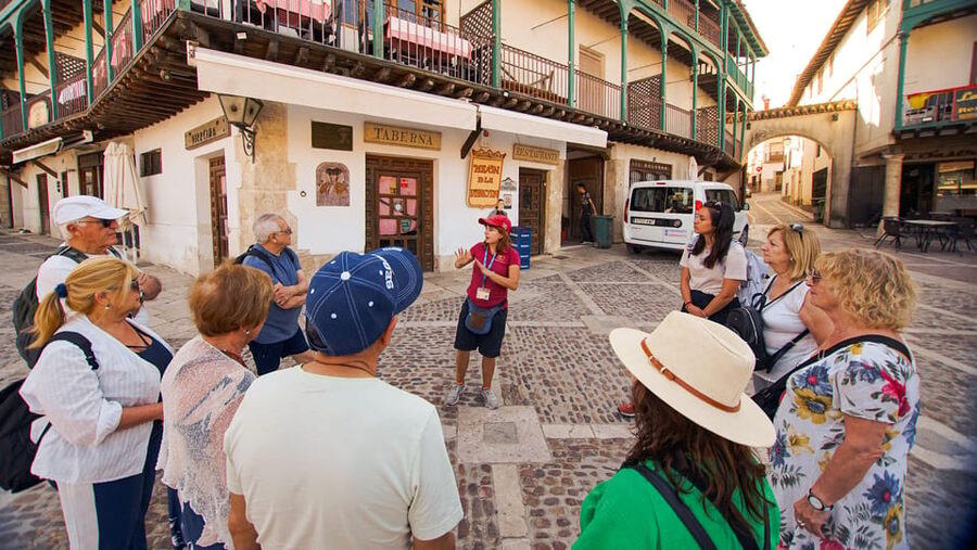 From Madrid: Guided Day Trip to Chinchon, Aranjuez & Toledo - Meeting the coach at Plaza de Neptuno