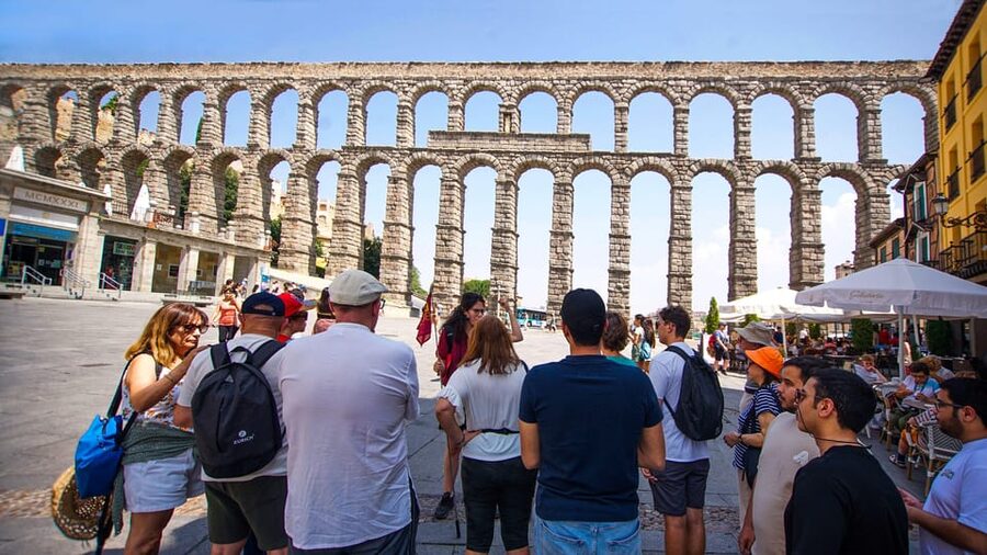 From Madrid: Guided Day Trip to Segovia, optional Alcázar - Cathedral, Plaza Mayor, and the old streets