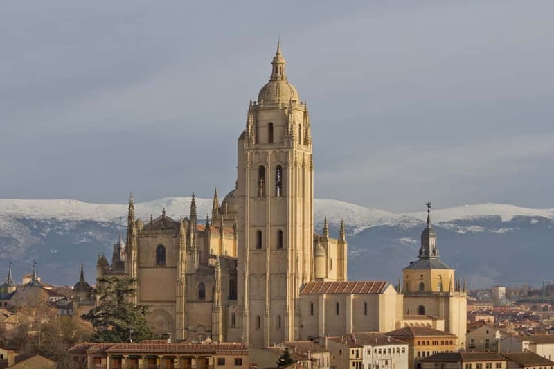 From Madrid: Segovia Guided Afternoon Tour - Through the Canonjías to the Alcázar