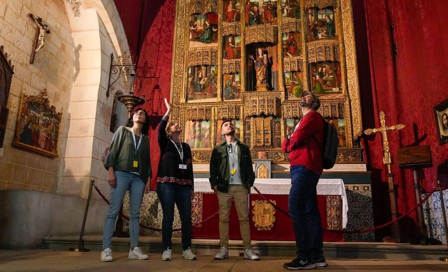 From Madrid: Segovia Tour with Cathedral and Alcazar Entry - Casa de los Picos and the old streets