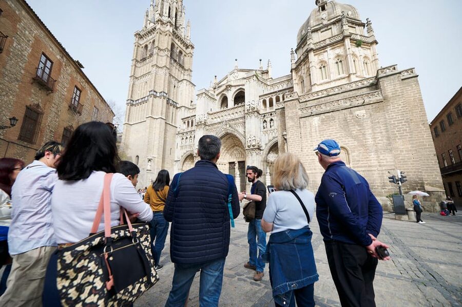 From Madrid: Toledo Full-Day Trip with Optional Cathedral - Meeting the bus at Plaza Las Ventas