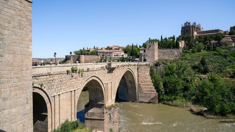 From Madrid: Toledo Guided Tour of All Major Monuments - How much walking should you expect?