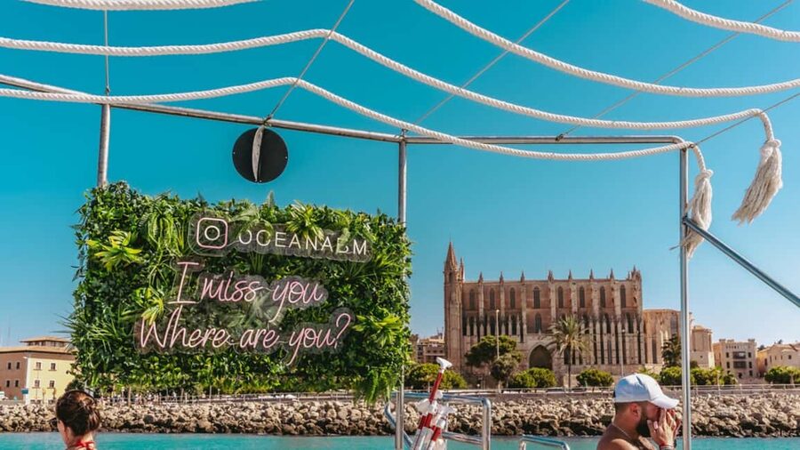 From Magaluf: Palma Bay Sightseeing Cruise with Live Music - A relaxed cruise rather than a party boat