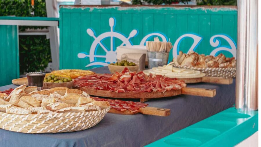 From Magaluf: Palma Bay Sightseeing Cruise with Live Music - What the $67 price really includes