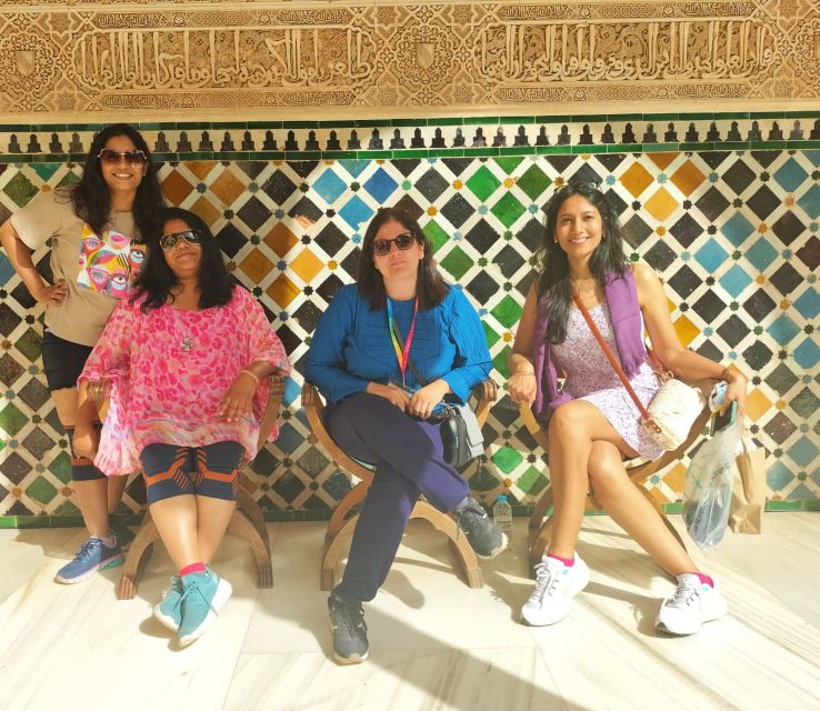From Malaga: Alhambra Guided Tour with Entry Tickets - The Palace of Charles V and the change in style