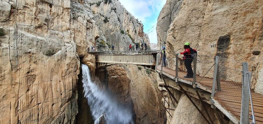 From Malaga: Caminito del Rey/White Village Tour & Tapas - Practical packing advice