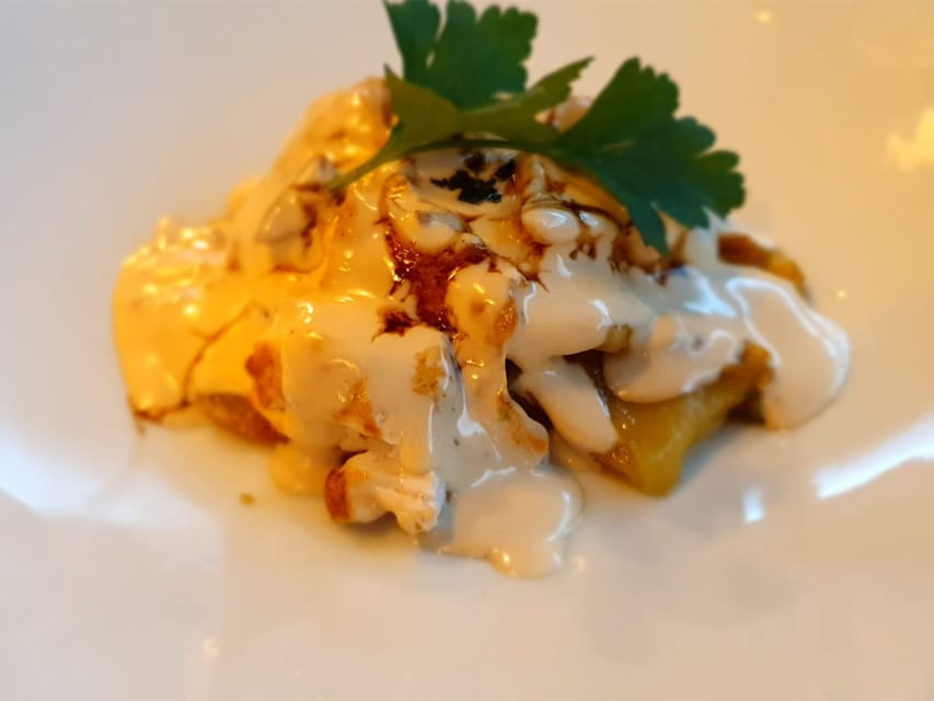 From Malaga: Caminito del Rey/White Village Tour & Tapas - What the $75 price really covers
