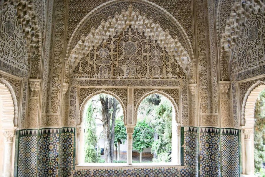 From Malaga: Granada Full-Day Trip with Alhambra - Walking, weather, and what to carry