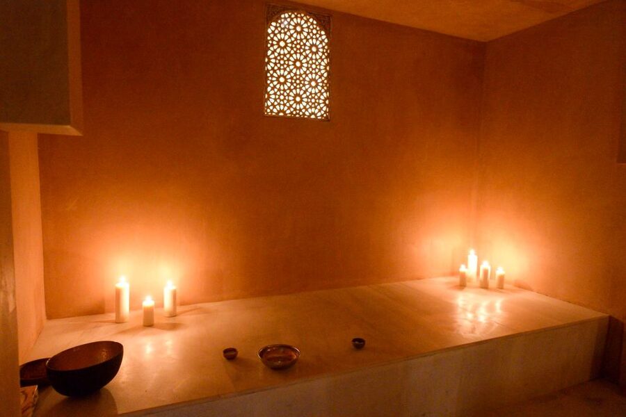 From Malaga: Hammam Bath, Kessa and Relaxing Massage Tour - Mint tea in the quiet room