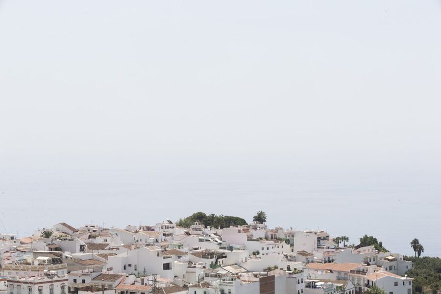 From Malaga: Nerja and Frigiliana Tour - How the guided part works