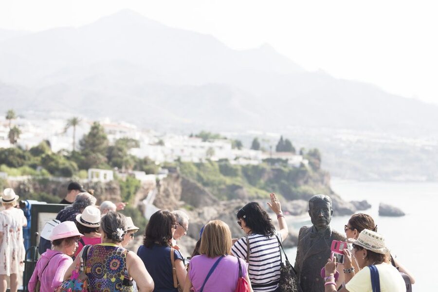 From Malaga: Nerja and Frigiliana Tour - Frigiliana’s white lanes and Moorish details