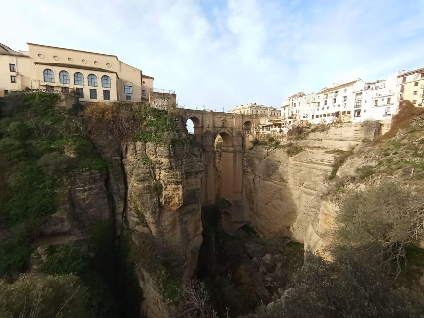 From Málaga: Ronda+Setenil de las Bodegas with Little Train - How much time do you really get?