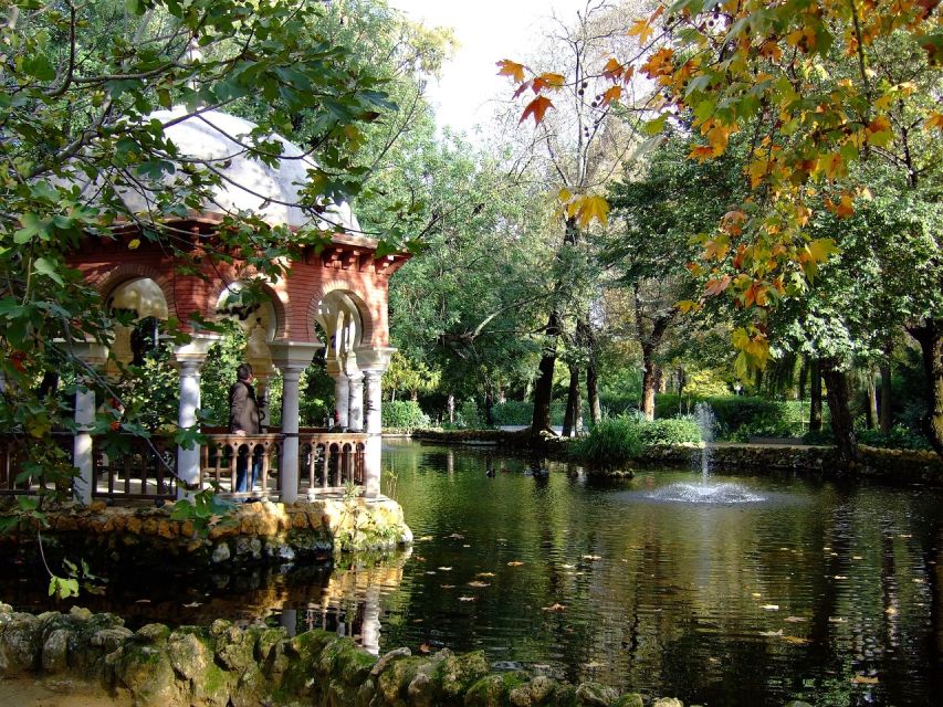 From Malaga: Seville Day Trip and Optional Monument Tickets - Santa Cruz, where wandering works best