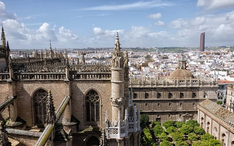 From Malaga: Seville Day Trip with Real Alcázar Tickets - Why this Seville trip makes sense from the Costa del Sol