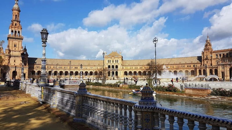 From Malaga: Seville Day Trip with Real Alcázar Tickets - Plaza de España and the María Luisa Park area
