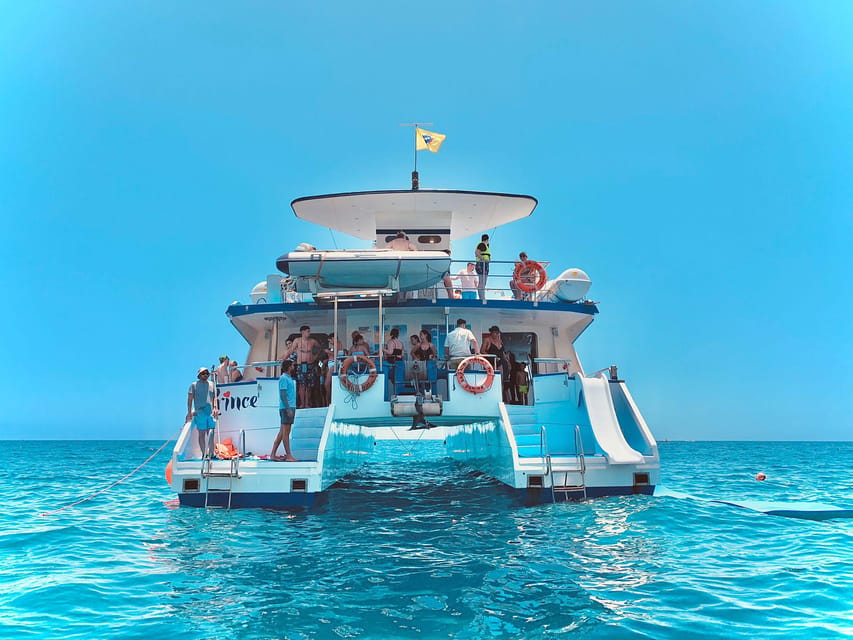 From Puerto Rico: Boat trip along the coast w/ Food & Drinks - The Mogán bay stop and two hours of water time
