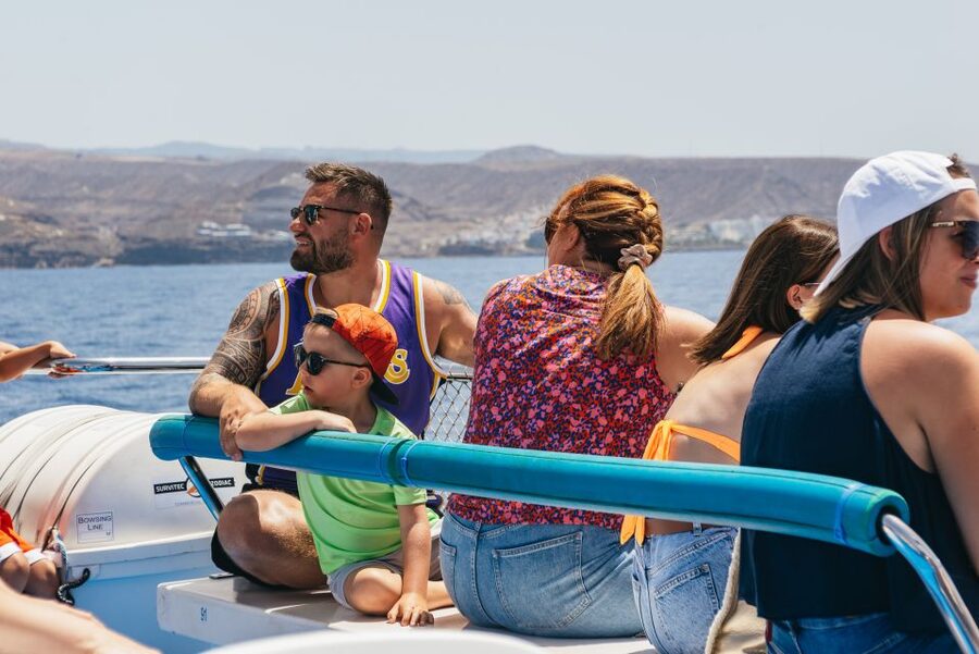 From Puerto Rico de Gran Canaria: Dolphin Watching Cruise - What the Spirit of the Sea glass bottom adds