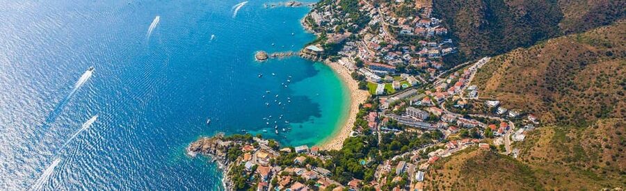 From Roses: Cap Norfeu Boat Cruise & Swimming - The onboard bar and what you should bring
