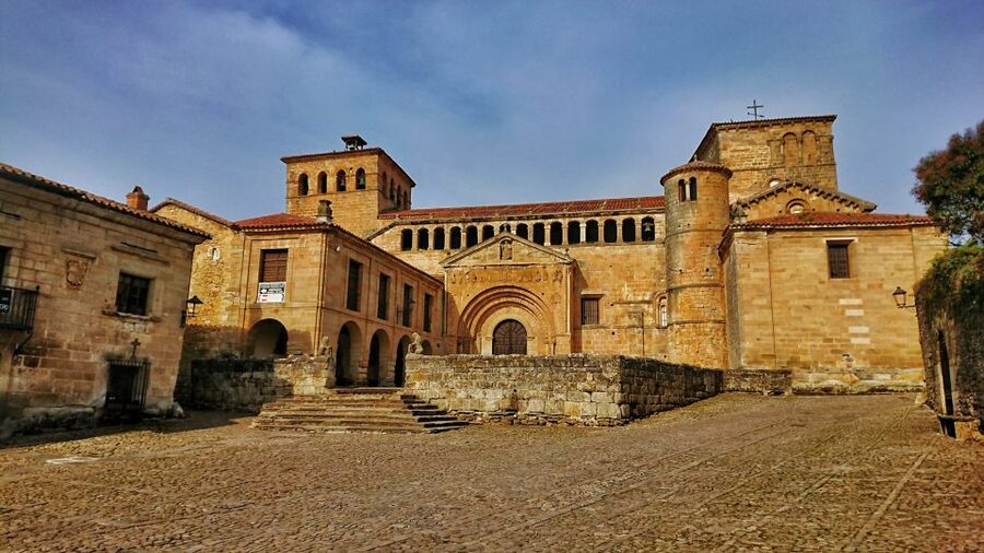 From Santander: Santillana del Mar & Altamira Museum Tour - Timing, pickups, and the Comillas question