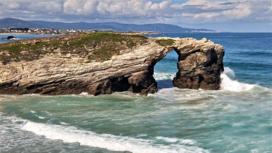 From Santiago: Lugo Ribadeo & Cathedral Beach Full-Day Tour - Four and a half hours on the road