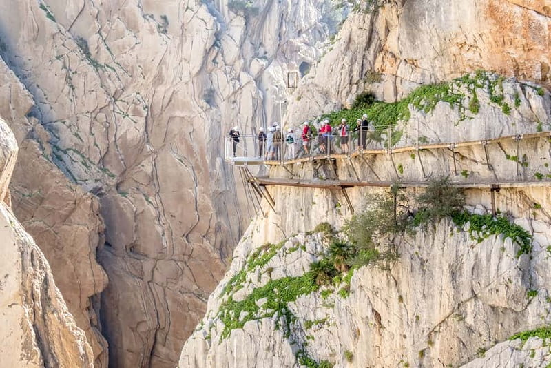 From Seville: Caminito del Rey Hike Day Trip - Walking from El Kiosko to the famous footbridge