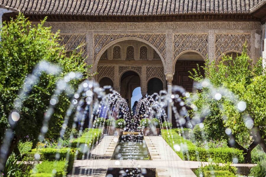 From Seville: Granada Day Trip with Alhambra and Albaicín - Three hours inside the Alhambra