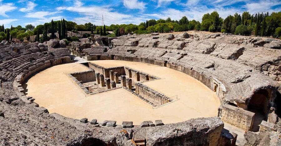 From Seville: Half-Day Guided Bike Trip to Italica - Leaving Seville through the cycle network