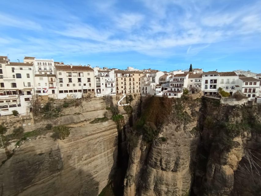 From Seville: Ronda+Setenil de las Bodegas Day Trip - Coach comfort and the long road back
