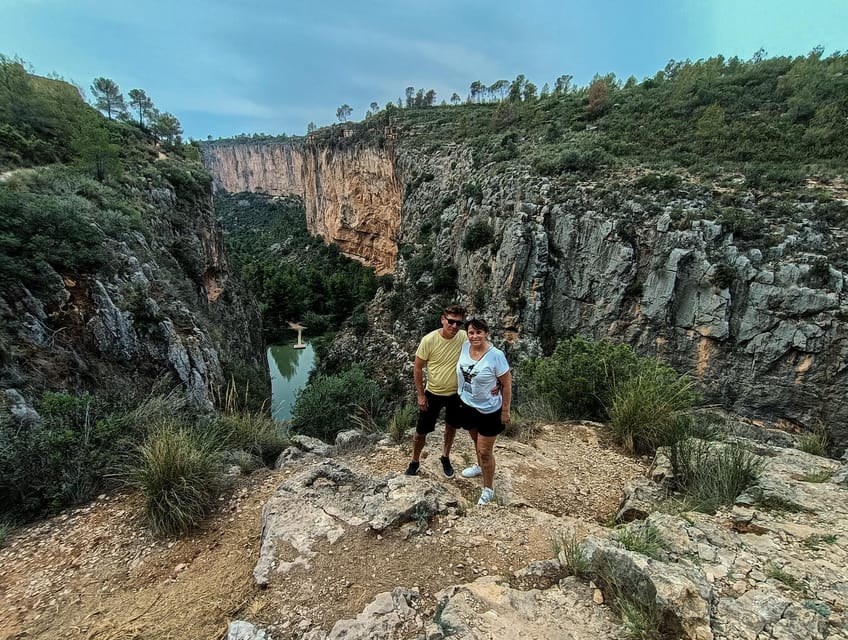 From Valencia: Chulilla, Turia Canyon, Hanging bridges... - Picnic time beside the Turia River