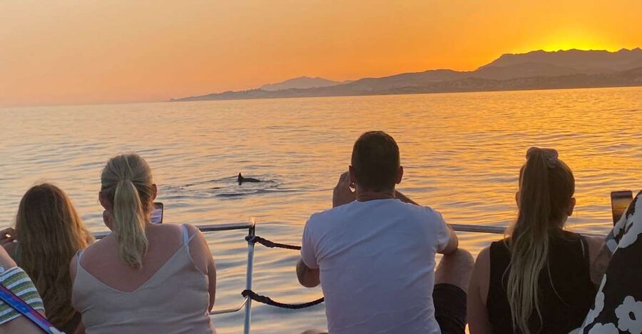 Fuengirola: Sunset Boat Tour with a Drink - Why the sunset timing makes a difference
