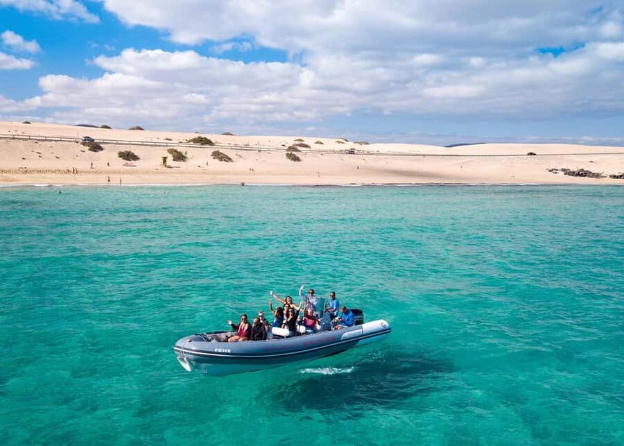 Fuerteventura: Lobos Island Round-Trip Speedboat Ticket - Arriving at the Lobos dock