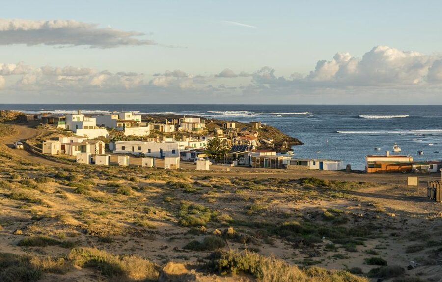 Fuerteventura: Wild North and Corralejo Tour From the South - Calderon Hondo and the volcanic crater walk
