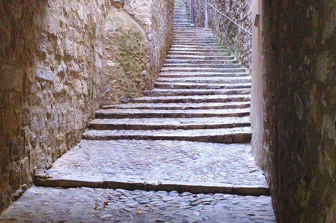 Game Of Thrones Walking Tour in Girona - The Arab baths and the path toward Antigua