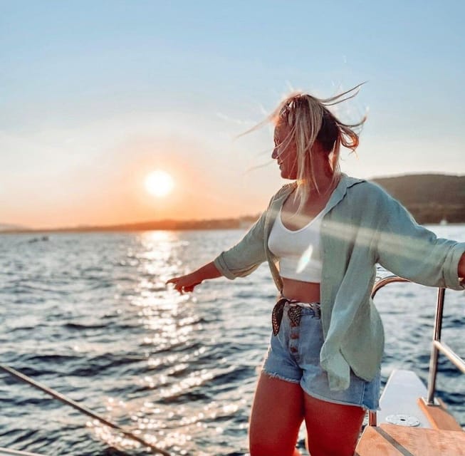 Gandía: Sea Cruise from Gandia with Sunset Option - The Level of Guiding You Should Expect