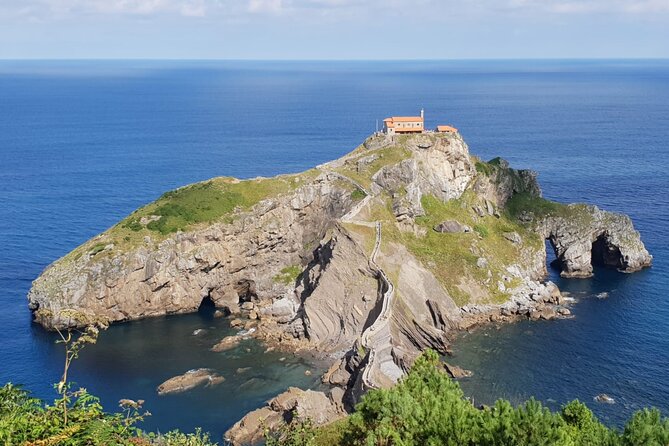 Gaztelugatxe, Mundaka and Gernika Tour from Bilbao - What the guides add to the route