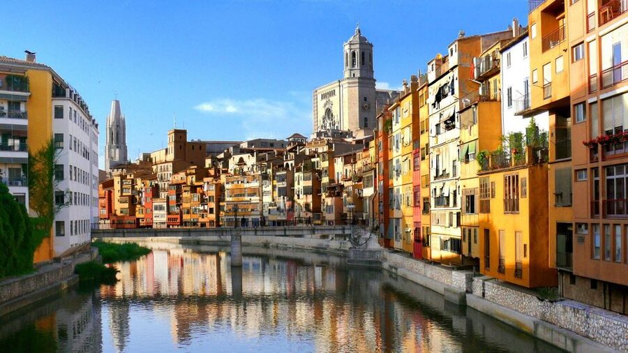 Girona and Figueres Full-Day Tour with Hotel Pick Up - Figueres and the theater that became Dalí’s museum