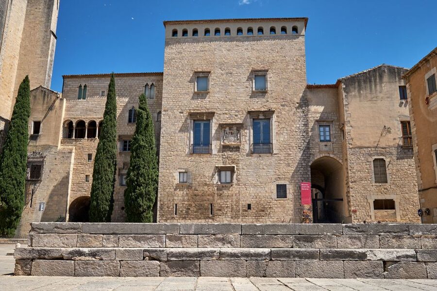 Girona: Cathedral of Girona + Art Museum + St. Felix Church - Small details that make the visit easier