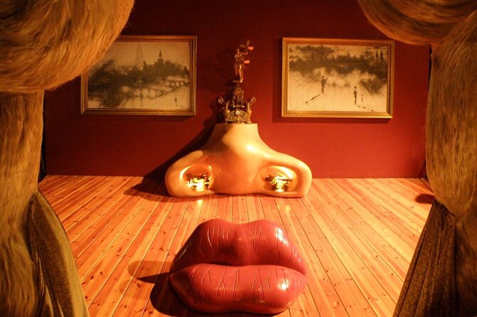 Girona & Dali Museum Small Group Tour with Pick-up from Barcelona - Dalí’s jewels and Figueres on foot