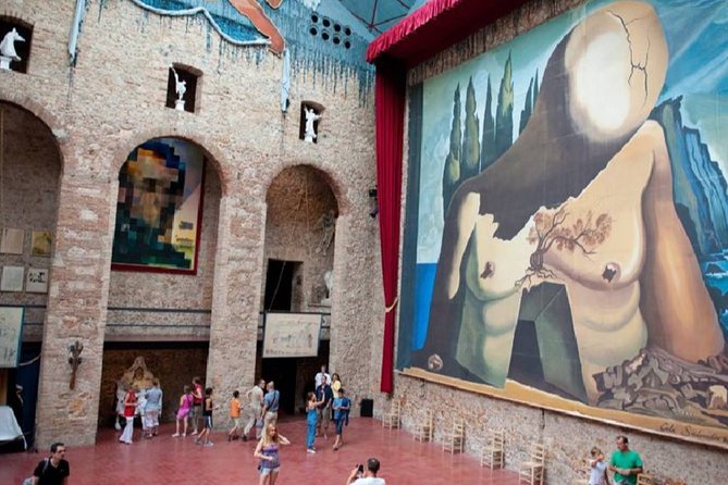 Girona & Dali Museum Small Group Tour with Pick-up from Barcelona - The small-group vehicle and guide quality