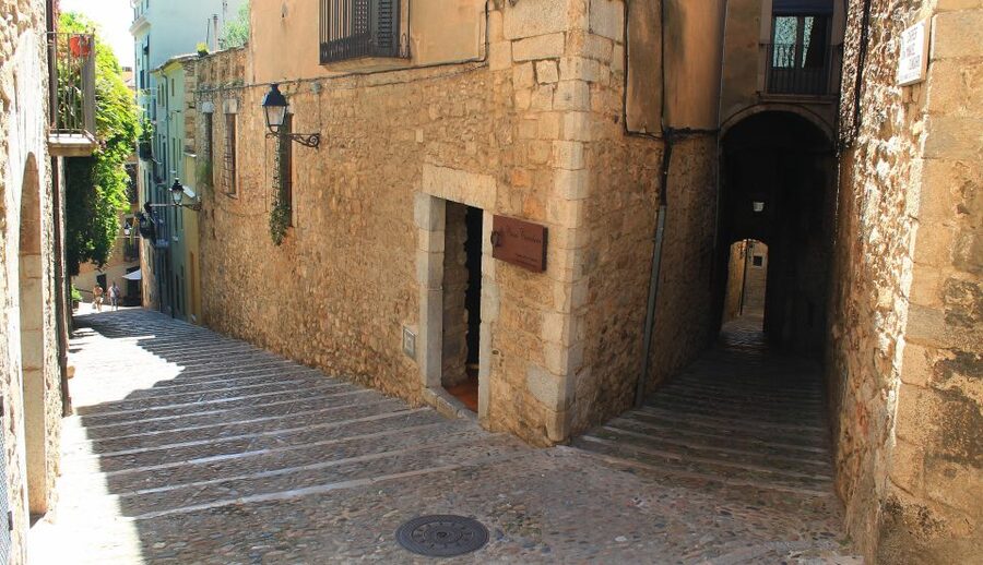 Girona: Small Group Walking Tour - Key points at a glance