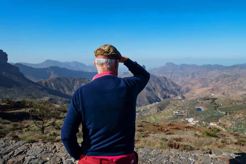 Gran Canaria: Island Highlights Tour with Optional Lunch - A village church and time for lunch