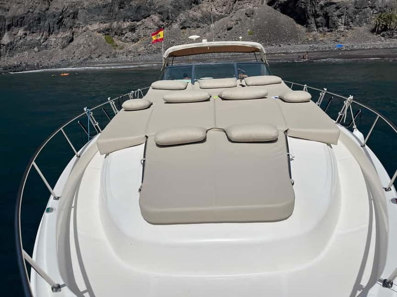 Gran Canaria: Shared yacht excursion with beverages, lunch and snorkeling - Key details at a glance